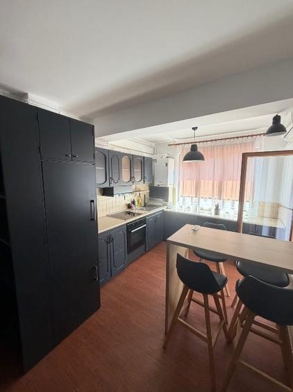 Apartament cu 2 camere decomandat, mobilat în Central