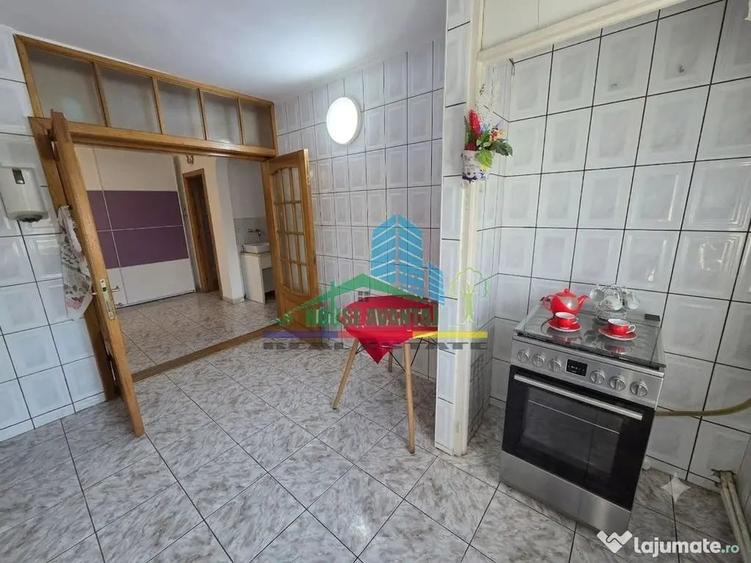 Apartament cu 3 camere decomandat în Ultracentral
