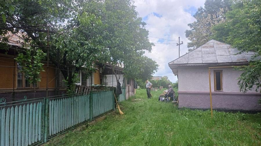 Casă cu 4 camere în Corbii Mari