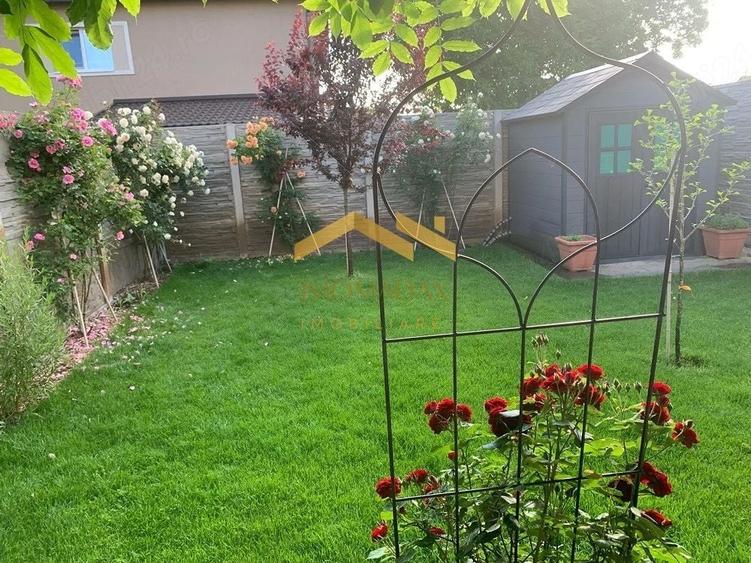 Casă individuală cu 4 camere cu Canalizare în Utvin
