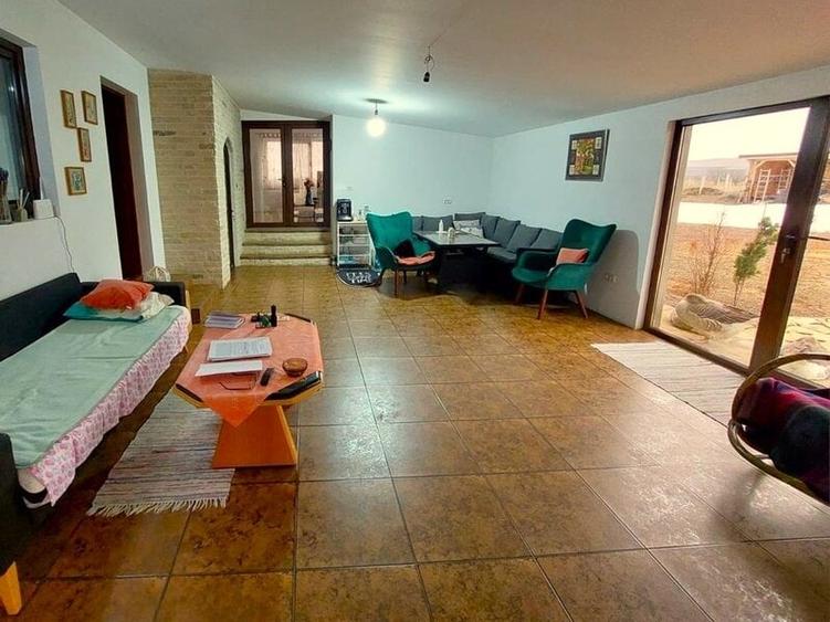 Casă cu 4 camere cu Teren 800 Mp în Kogălniceanu