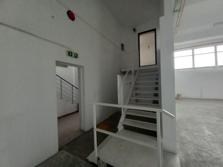 Spațiu industrial, de 2,050 mp, în Mihai Bravu