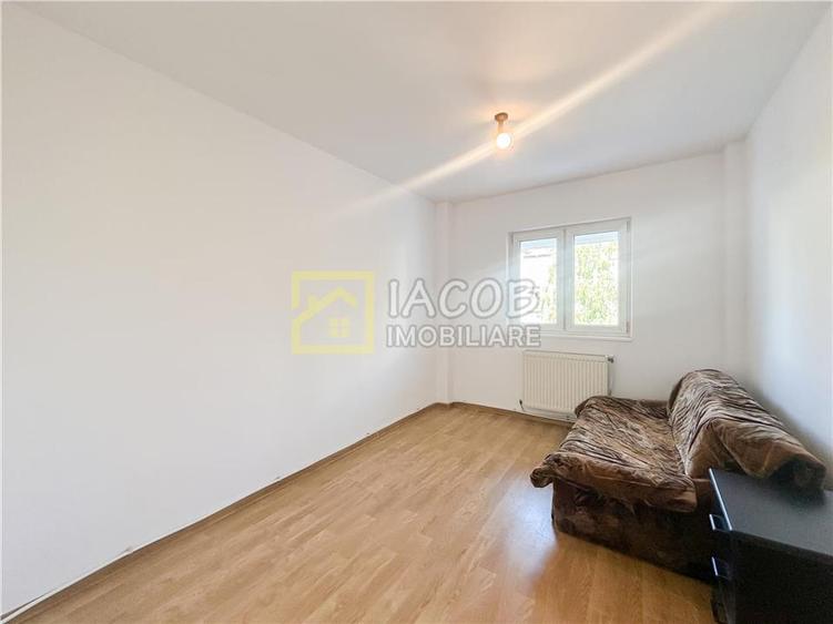 Apartament cu 3 camere decomandat în Bistrița Lac