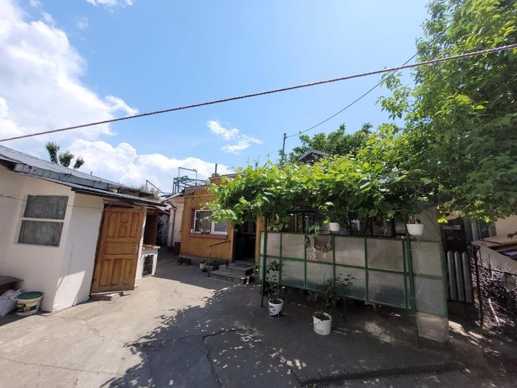 Casă cu 2 camere cu Teren 94 Mp în Central
