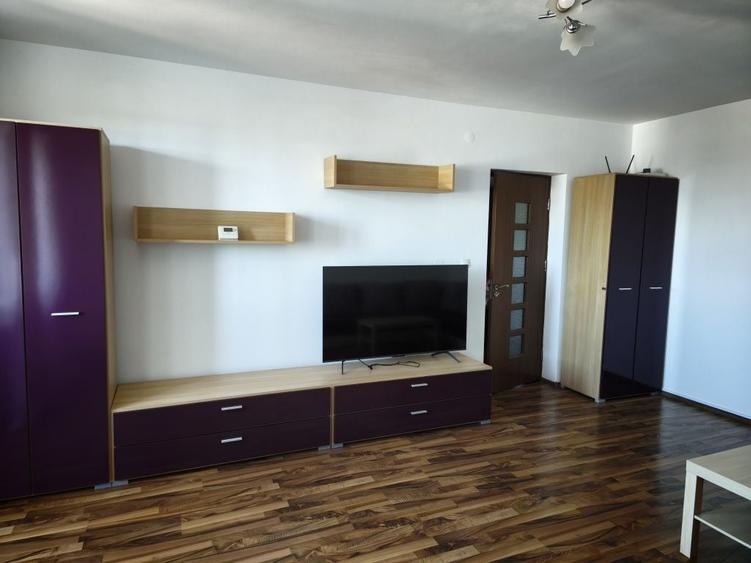 Apartament cu 2 camere decomandat în Spitalului