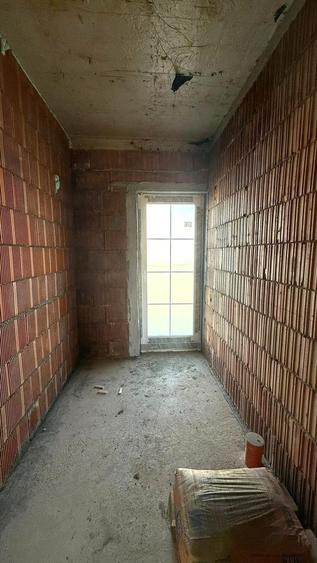 Duplex cu 4 camere cu Canalizare în Moșnița Nouă