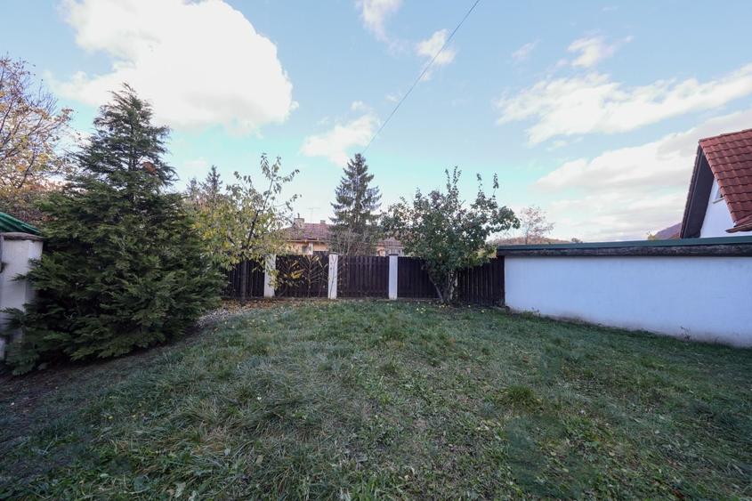Duplex cu 4 camere cu Canalizare în Central