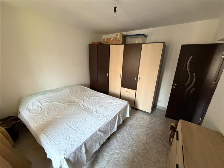 Apartament cu 3 camere decomandat, mobilat în Sud