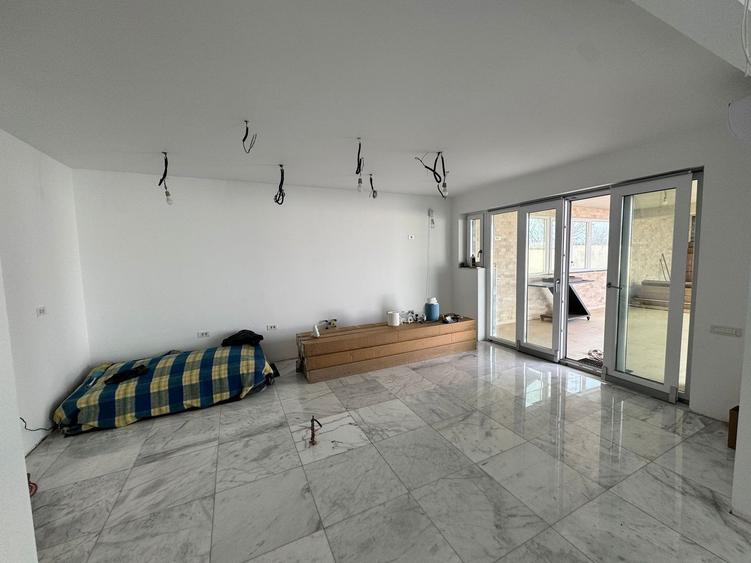Casă individuală cu 4 camere cu Piscina în Cernica