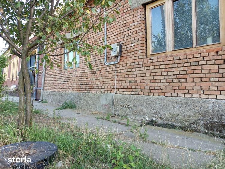 Casă cu 6 camere cu Teren 1129 Mp în Berliște