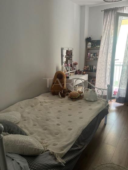 Apartament cu 3 camere decomandat, mobilat în Florești