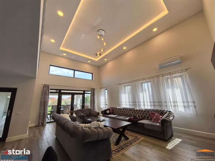 Casă cu 6 camere cu Teren 1523 Mp în Livada