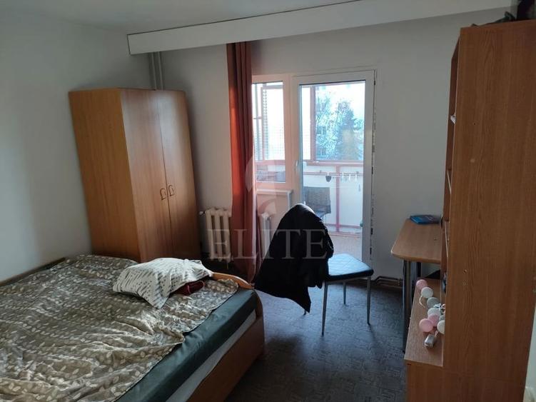 Apartament cu 4 camere decomandat, mobilat în Mărăști