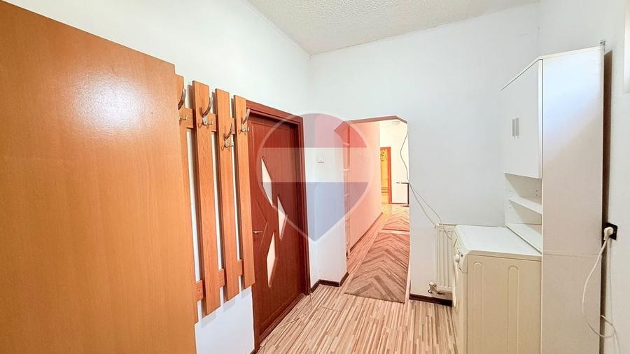 Casă individuală cu 4 camere cu Teren 428 Mp în Central