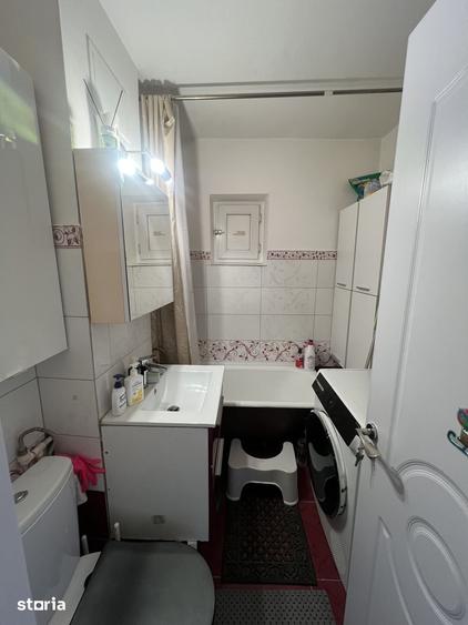 Apartament cu 3 camere decomandat în Valea Rosie