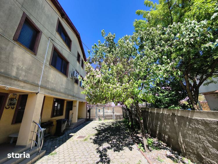 Casă cu 7 camere cu Teren 280 Mp în Rahova
