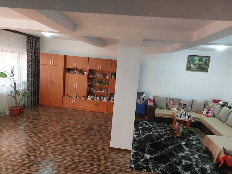 Casă cu 7 camere cu Teren 300 Mp în Năvodari
