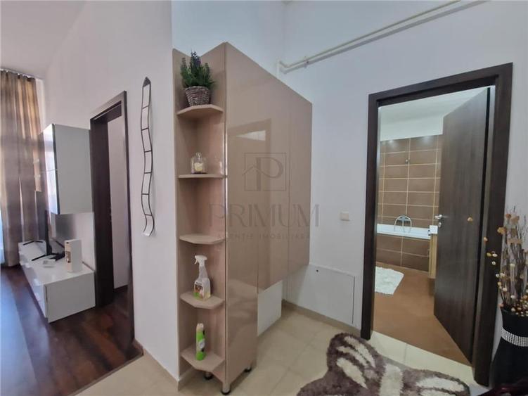 Apartament cu 2 camere semidecomandat, mobilat în Soarelui