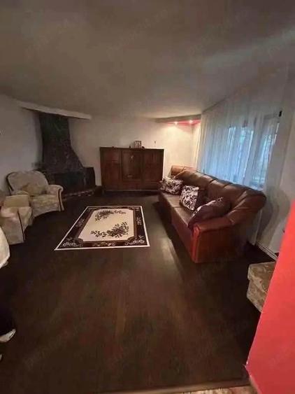 Casă cu 3 camere cu Teren 817 Mp în Central