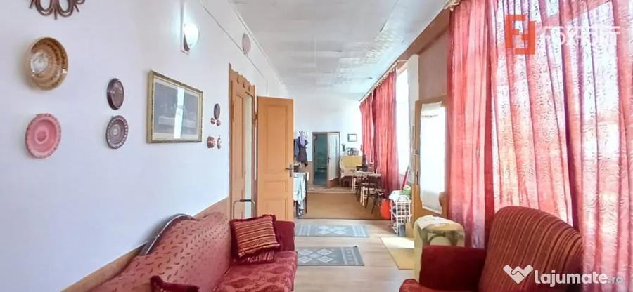 Casă cu 3 camere cu Teren 1500 Mp în Satchinez