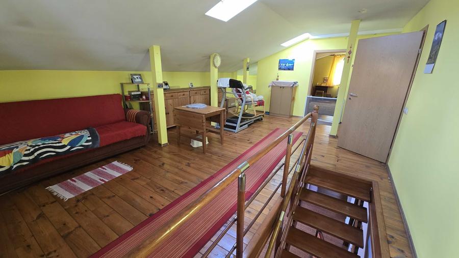 Casă cu 4 camere în Clinceni