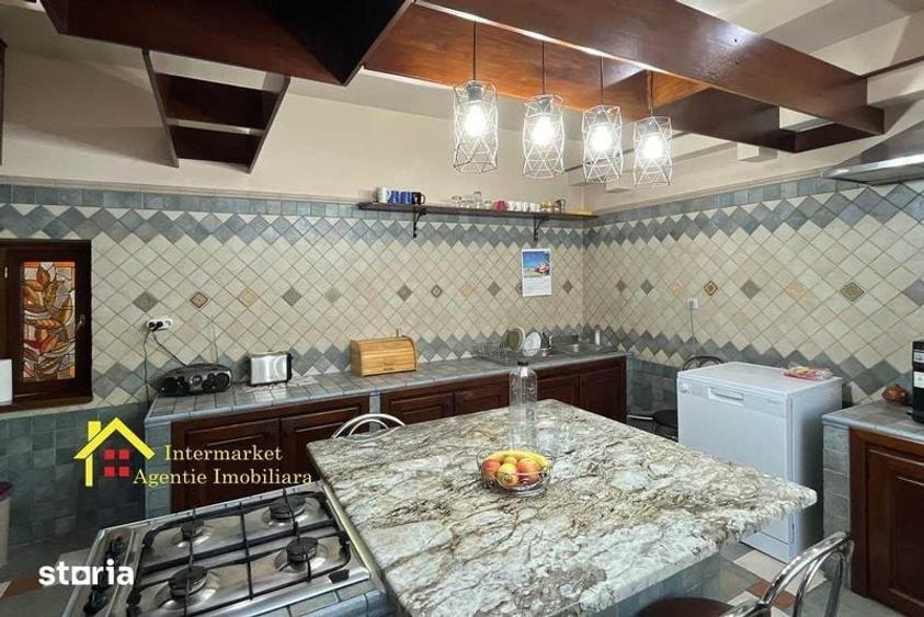 Casă cu 4 camere cu Teren 598 Mp în Central