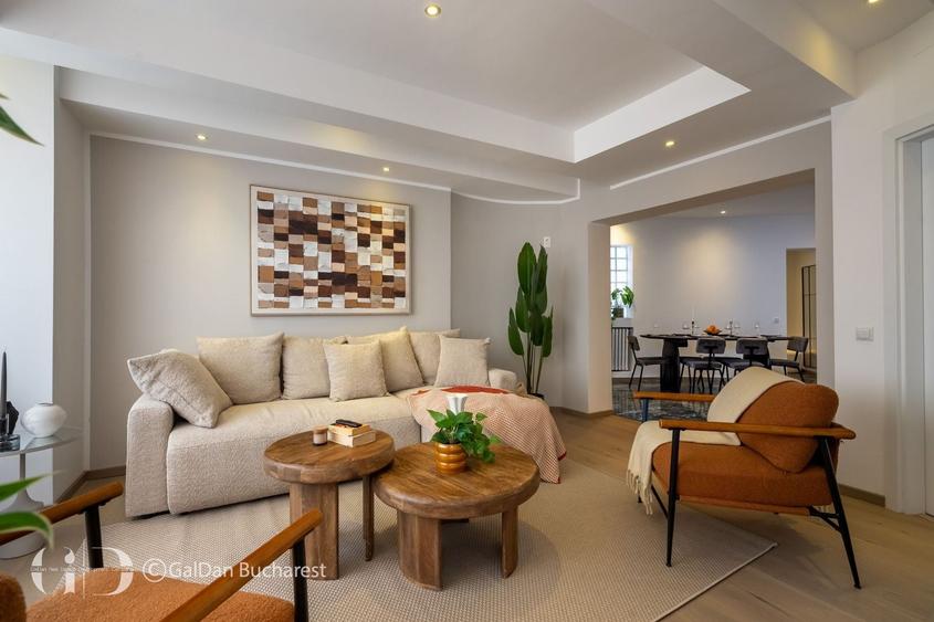 Apartament cu 4 camere, mobilat în P-ța Romană