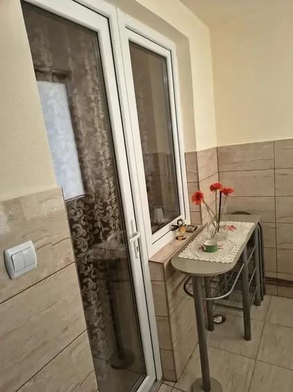 Garsonieră decomandată, mobilată în Central