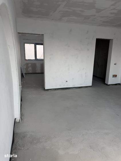 Casă cu 5 camere decomandat cu Teren 586 Mp în Slătioara