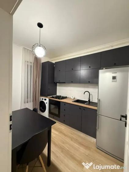 Apartament cu 2 camere semidecomandat în Florești