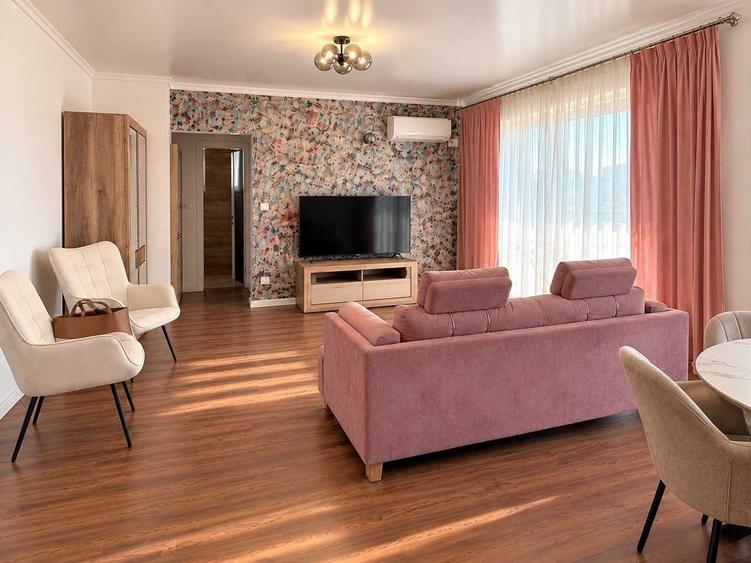 Apartament cu 2 camere decomandat în Central