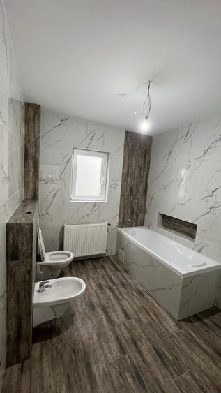 Apartament cu 3 camere decomandat în Independenței