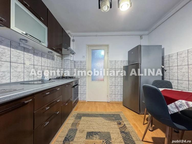 Apartament cu 3 camere decomandat în Progresul