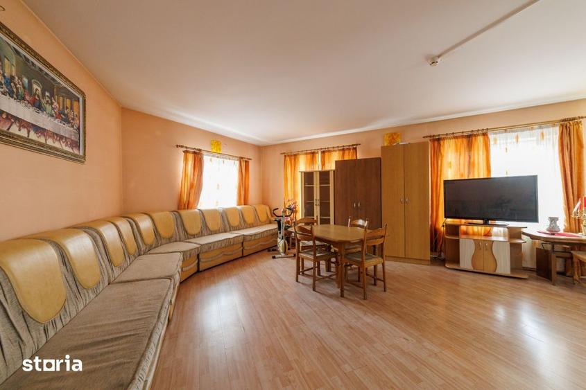 Casă cu 9 camere cu Canalizare în Găvana