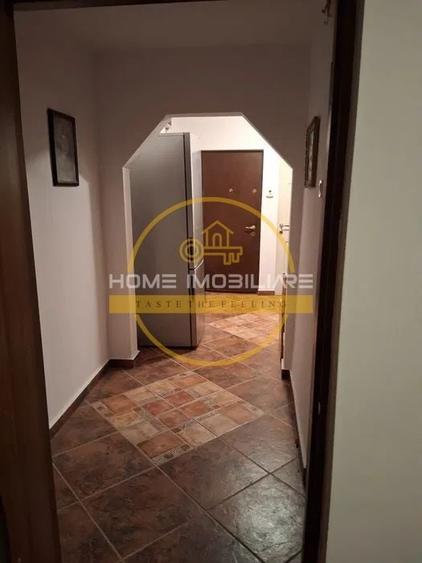 Apartament cu 4 camere decomandat, mobilat în Galata