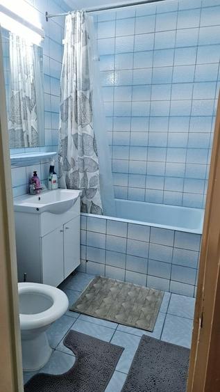 Apartament cu 3 camere decomandat în Titan