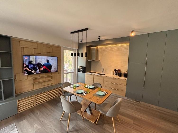 Apartament cu 2 camere decomandat, mobilat în Calea București
