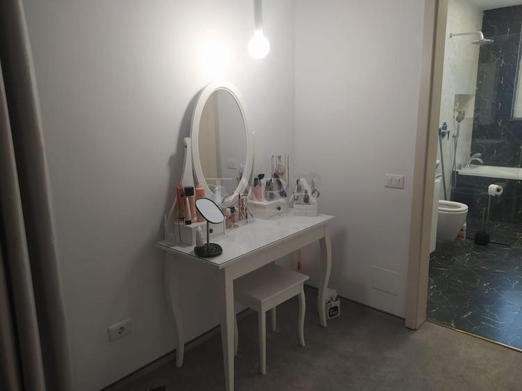 Duplex cu 5 camere cu Canalizare în Europa