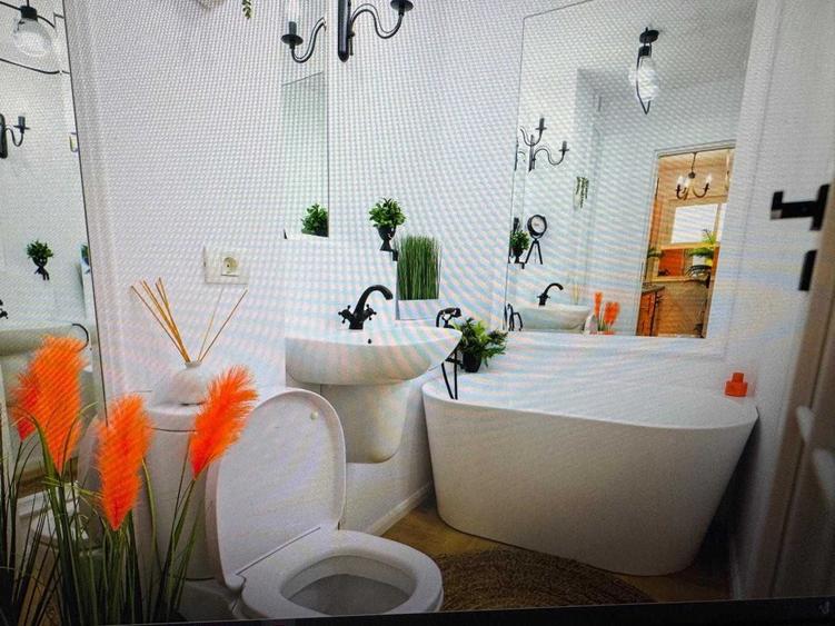 Apartament cu 2 camere semidecomandat în 1 Decembrie 1918