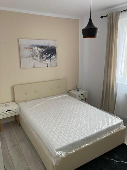 Apartament cu 3 camere decomandat în Florești