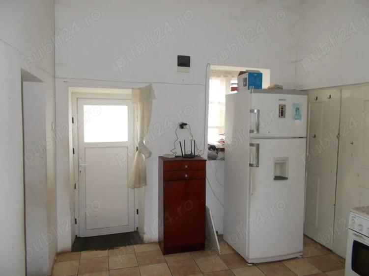 Casă cu 4 camere cu Teren 1800 Mp în Pișchia