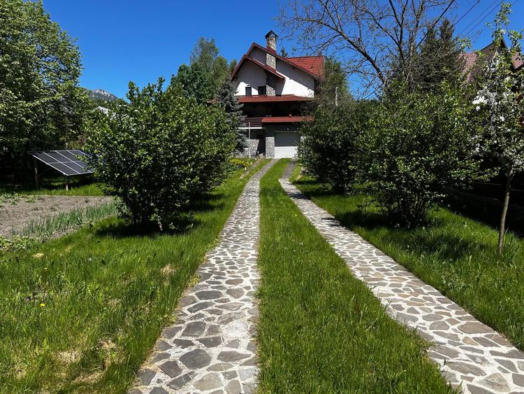 Casă cu 5 camere cu Canalizare în Cheia
