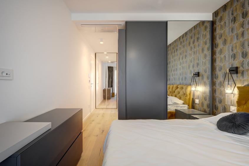 Apartament cu 3 camere semidecomandat în Aviației