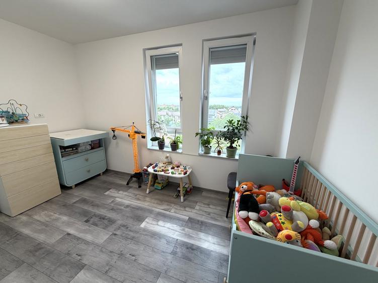 Apartament cu 4 camere decomandat, mobilat în Giroc