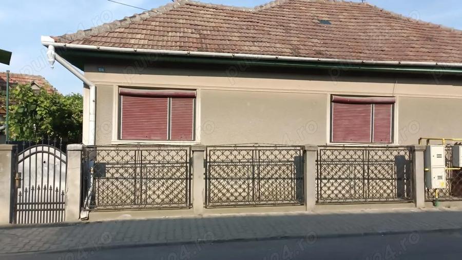Casă cu 4 camere în Central