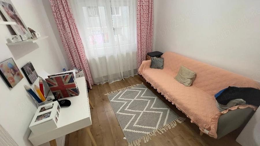 Apartament cu 3 camere decomandat în Central