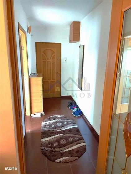 Apartament cu 2 camere semidecomandat în Broșteni