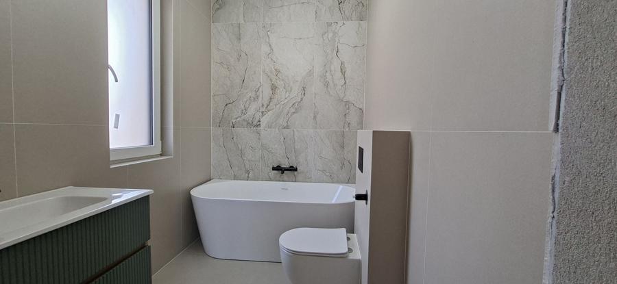 Duplex cu 4 camere cu Canalizare în Dumbrăvița