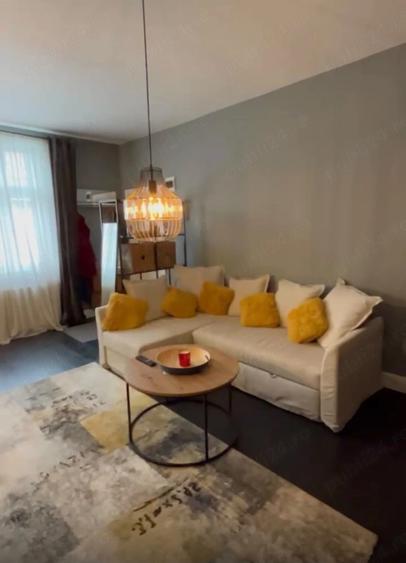 Apartament cu 3 camere decomandat în Andrei Mureșanu