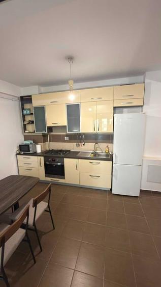 Apartament cu 2 camere decomandat în Roșu